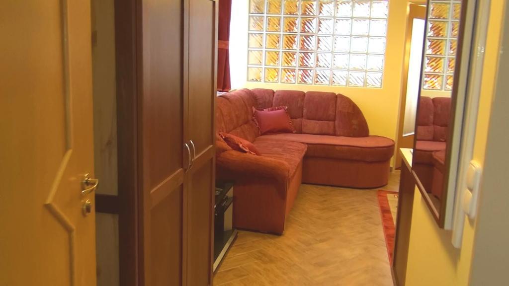 Holdlux Apartmanok Sárvár Habitación foto