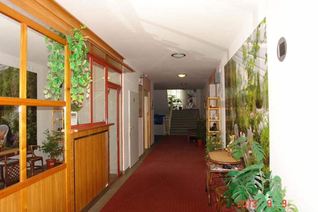 Holdlux Apartmanok Sárvár Exterior foto